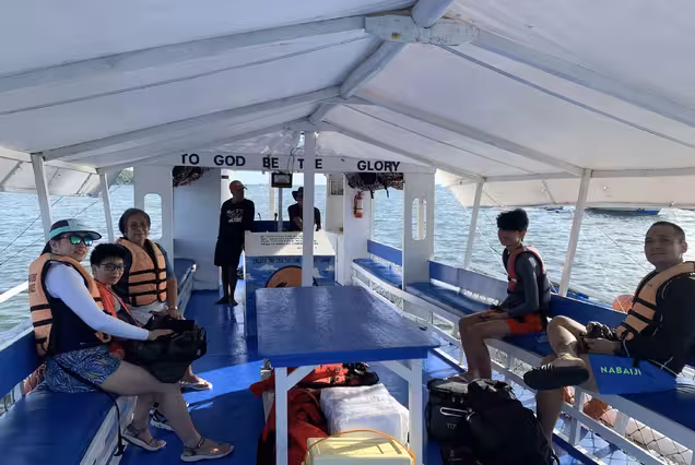 Bais Dolphin and Manjuyod Sandbar: Private Boat Rental